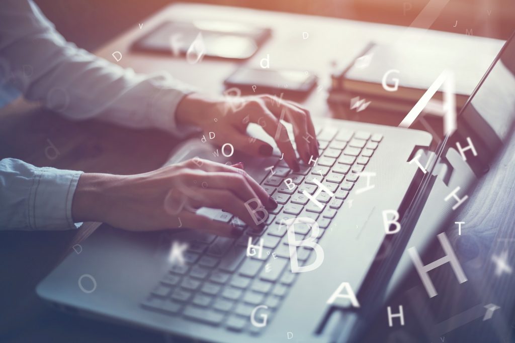 Webマーケティングで失敗しないための注意点をまとめるイメージ