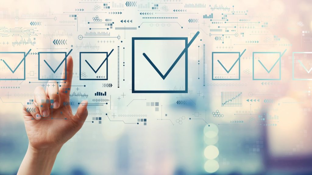 中小企業のマーケティングの課題をチェックするイメージ