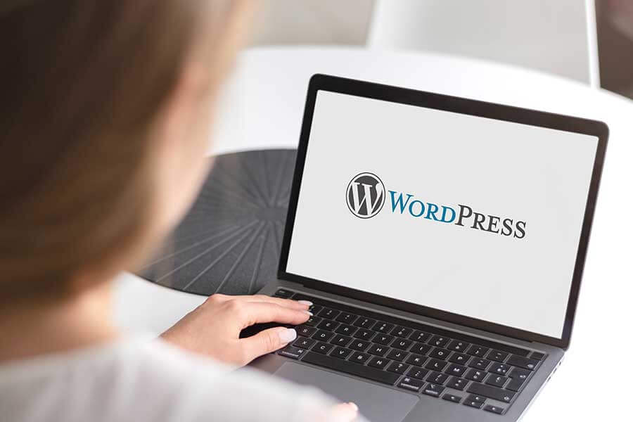 WordPressでサイトを作ろうとしているイメージ画像