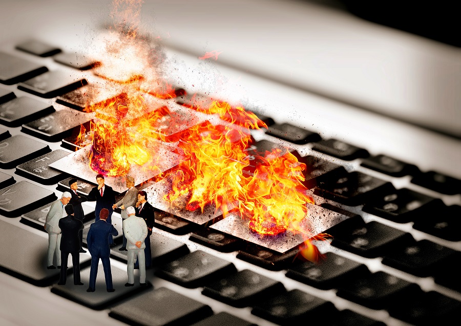 企業SNSトラブルが起こる原因のイメージ
