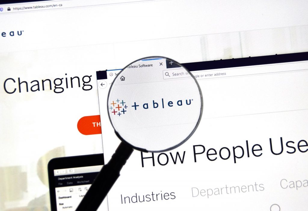 Tableauを導入する際の注意点はないか模索するイメージ