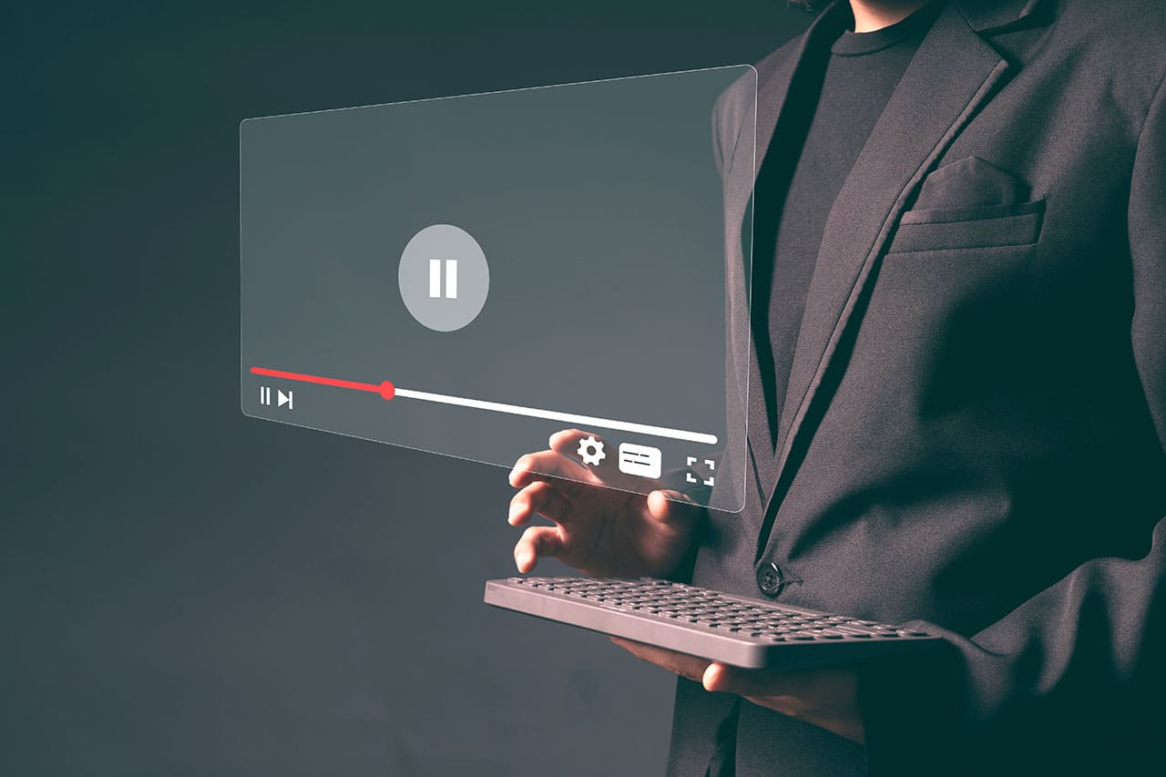 企業YouTubeにチャレンジするイメージ