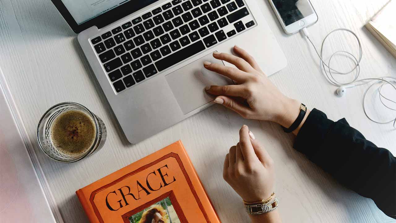 Google広告の品質スコアに影響する要素を調べるイメージ